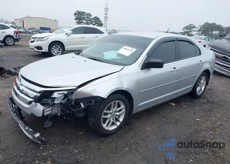 2011 Ford Fusion S z USA, uszkodzony, nr VIN 3FAHP0GA2BR254783